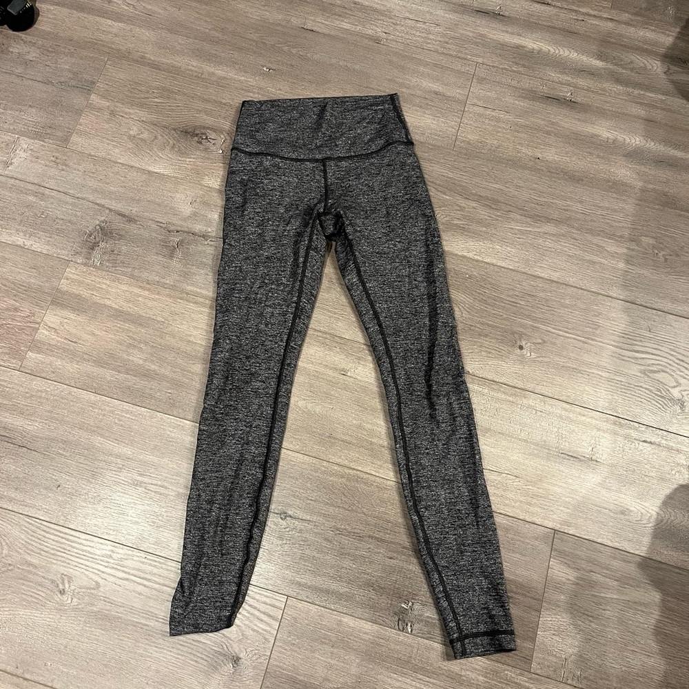grey/white/black lulu leggings